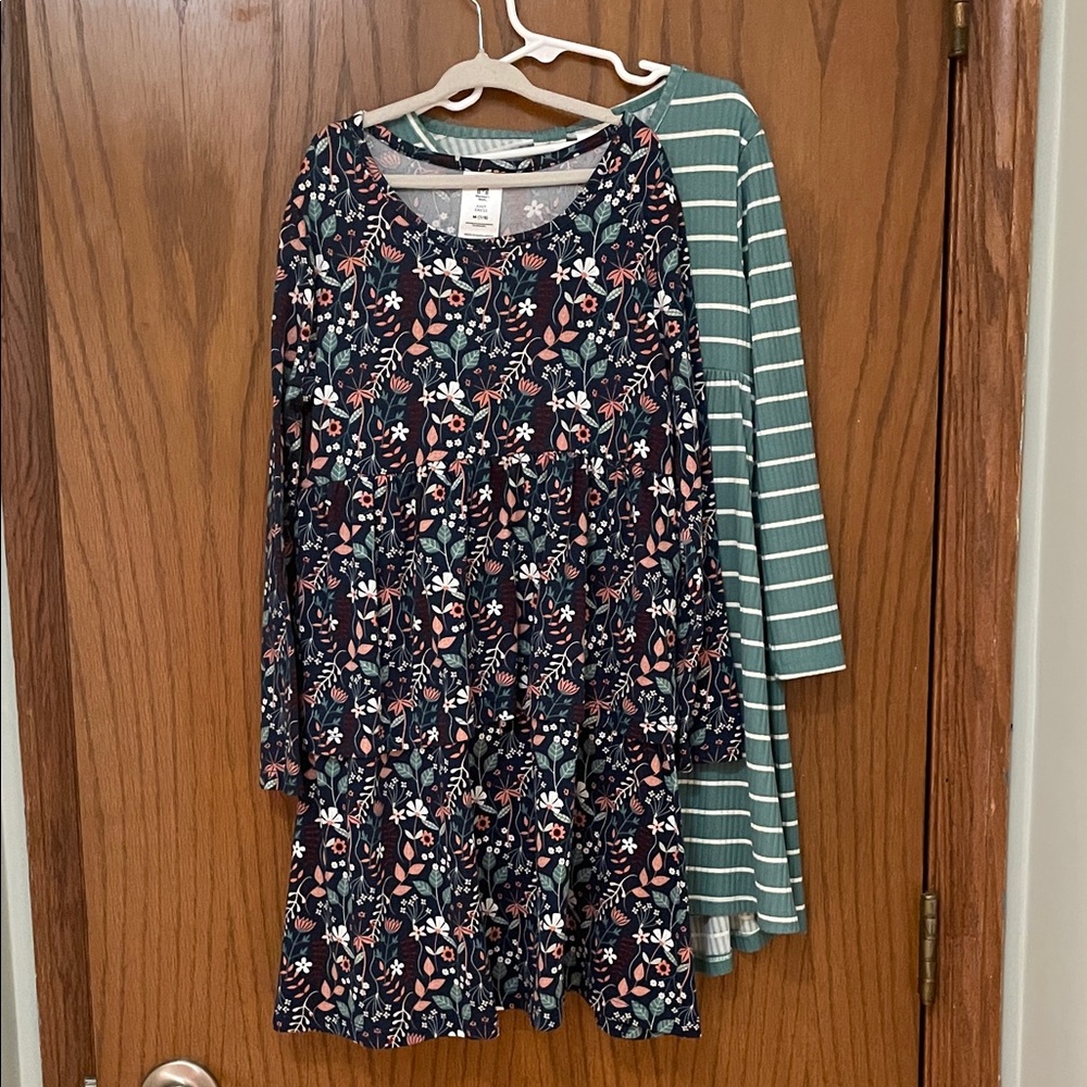 MEMBERS MARK UGC Lot of 2 Girls size medium (7/8) Dresses Stripes Set